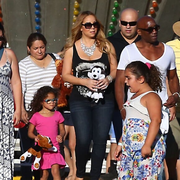 Mariah Carey passe la journée avec ses enfants Monroe et Moroccan dans un parc d'attractions à Malibu, le 7 septembre 2015