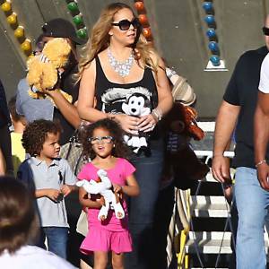 Mariah Carey passe la journée avec ses enfants Monroe et Moroccan dans un parc d'attractions à Malibu, le 7 septembre 2015