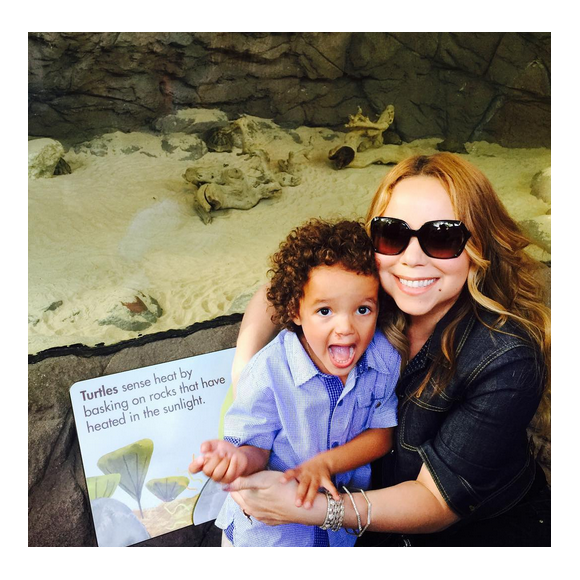 Mariah Carey et son fils Moroccan au zoo / photo postée sur le compte Instagram de la chanteuse américaine.