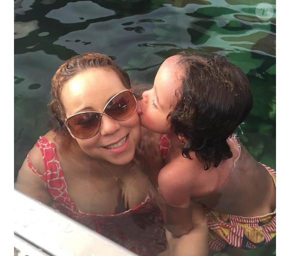 Mariah Carey et son fils Moroccan / photo postée sur le compte Instagram de la chanteuse américaine.
