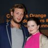 Amaury Leveaux et sa compagne Elizaveta enceinte - Photocall de la 4ème édition de l'exposition des projets réalisés par les participants du concours "Orange Jeunes Designers" au Carreau du Temple à Paris, le 4 juin 2015. 