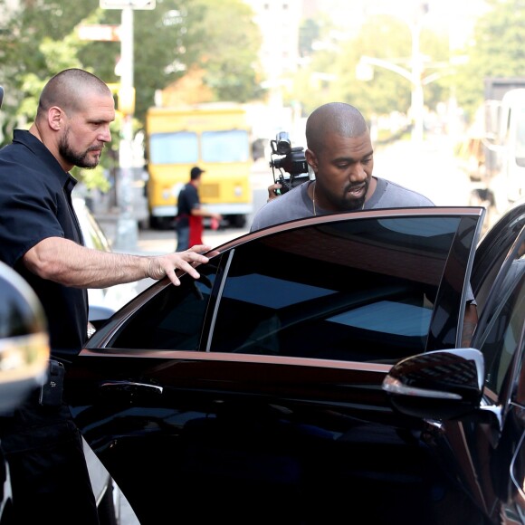 Kanye West quitte son appartement à Soho. New York, le 8 septembre 2015.
