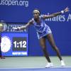 Venus et Serena Williams s'affrontent en quarts de finale féminin de l'US Open à l'Arthur Ashe Stadium, au USTA Billie Jean King National Tennis Center. New York, le 8 septembre 2015.