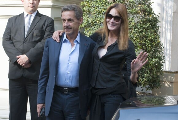Nicolas Sarkozy et sa femme Carla Bruni-Sarkozy à Buenos Aires, le 29 août 2015.
