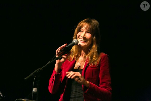 Exclusif - Carla Bruni-Sarkozy en concert au théâtre de Bourbon Country à Porto Alegre, le 24 août 2015.