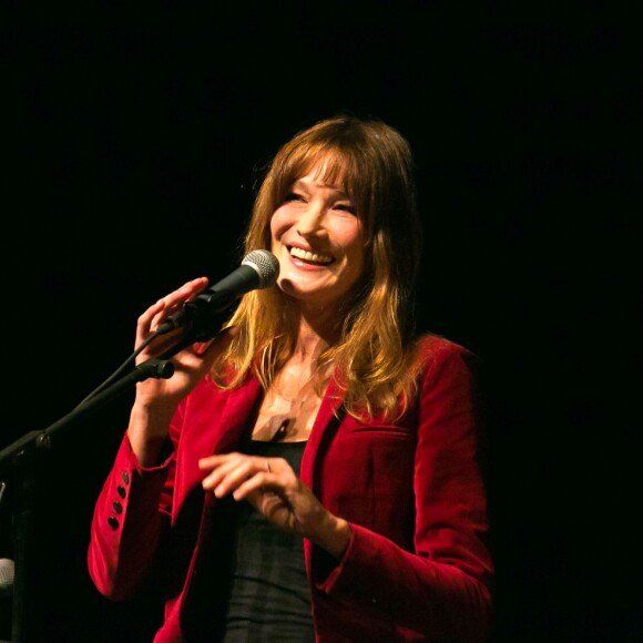 Exclusif - Carla Bruni-Sarkozy en concert au théâtre de Bourbon Country à Porto Alegre, le 24 août 2015.