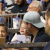 Exclusif - Michael Bublé est allé voir un match de football de l'équipe des Whitecaps avec son fils Noah à Vancouver. Le 26 août 2015