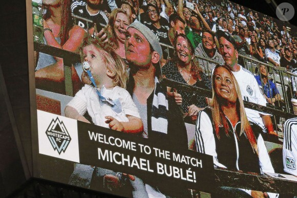 Exclusif - Michael Bublé est allé voir un match de football de l'équipe des Whitecaps avec son fils à Vancouver. Le 26 août 2015