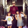 Jade et Joy, accompagnées de leur maman, Laeticia Hallyday, quittent leur maison pour leur rentrée des classes au Lycée français de Pacific Palisades, le 8 septembre 2015.
