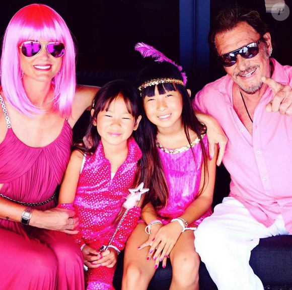 Laeticia et Johnny Hallyday ont organisé une Pink Party pour l'anniversaire de Jade et Joy à Saint-Barthélemy, août 2015.