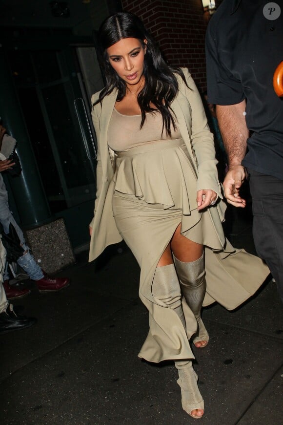 Kim Kardashian quitte son appartement à SoHo. New York, le 10 septembre 2015.