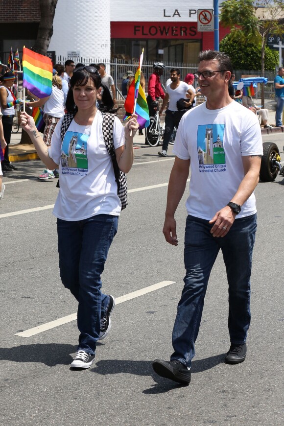 Pauley Perrette avec son fiancé Thomas Arklie lors de la Gay Pride de Los Angeles, à West Hollywood, Los Angeles, le 14 juin 2015