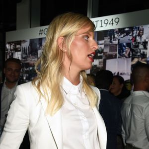 Karolina Kurkova, enceinte, assiste à la présentation de la collection Gant printemps-été 2016 aux Spring Studios. New York, le 10 septembre 2015.