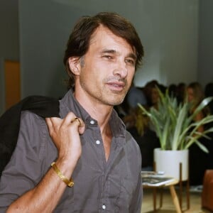 Olivier Martinez assiste à la présentation de la collection Gant printemps-été 2016 aux Spring Studios. New York, le 10 septembre 2015.