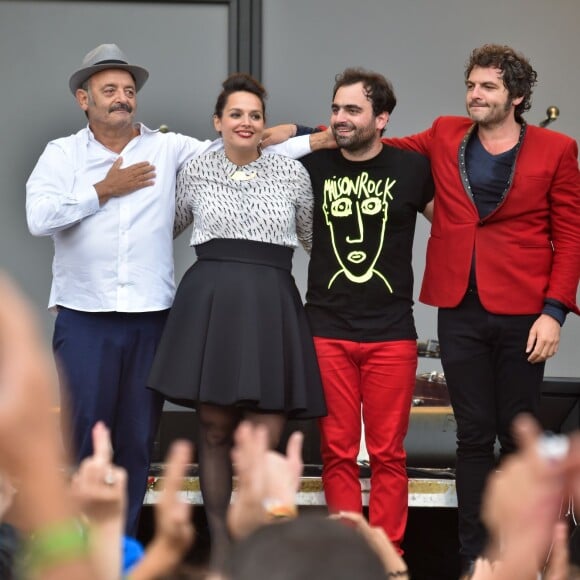 La famille Chedid, Louis, Matthieu, Joseph et Anna, réunie pour un concert lors de la Fête de l'Humanité 2015 dans le Parc de la Courneuve en région parisienne, le 13 septembre 2015