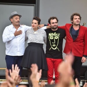 La famille Chedid, Louis, Matthieu, Joseph et Anna, réunie pour un concert lors de la Fête de l'Humanité 2015 dans le Parc de la Courneuve en région parisienne, le 13 septembre 2015