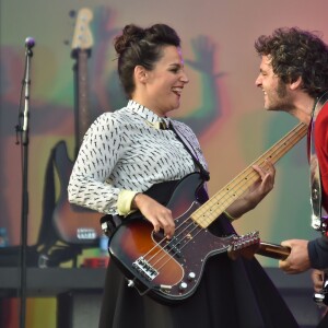Matthieu et Anna Chedid réunis pour un concert lors de la Fête de l'Humanité 2015 dans le Parc de la Courneuve en région parisienne, le 13 septembre 2015