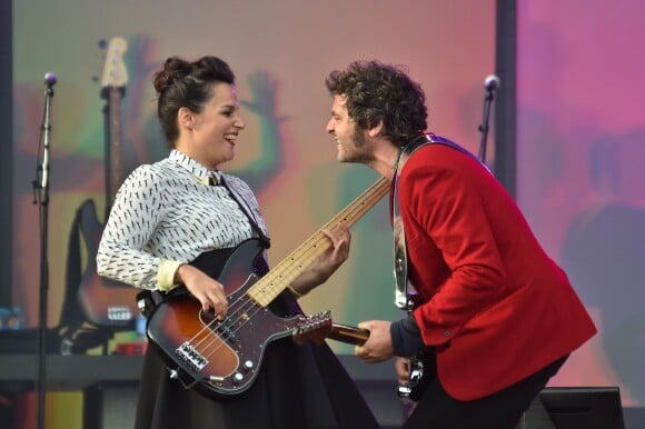 Matthieu et Anna Chedid réunis pour un concert lors de la Fête de l'Humanité 2015 dans le Parc de la Courneuve en région parisienne, le 13 septembre 2015