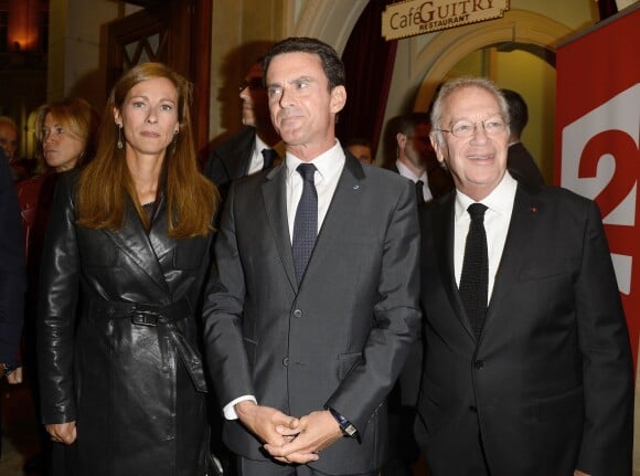 Manuel Valls, sa femme Anne Gravoin, Bernard Murat - Générale de la pièce de théâtre "Le Mensonge" au théâtre Edouard VII à Paris, le 14 septembre 2015.