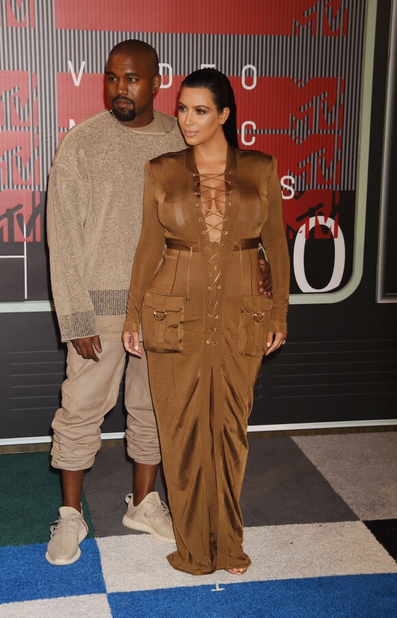 Kim Kardashian enceinte et son mari Kanye West - Soirée des MTV Video Music Awards à Los Angeles le 30 aout 2015.