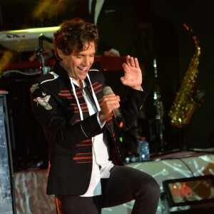 Mika sur scène - Soirée Samsung "New Edge Night" pour la sortie du nouveau Samsung Galaxy GS6 edge + à la piscine Molitor à Paris le 15 septembre 2015.