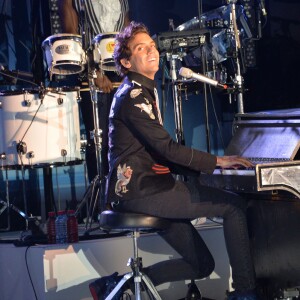 Mika sur scène - Soirée Samsung "New Edge Night" pour la sortie du nouveau Samsung Galaxy GS6 edge + à la piscine Molitor à Paris le 15 septembre 2015.