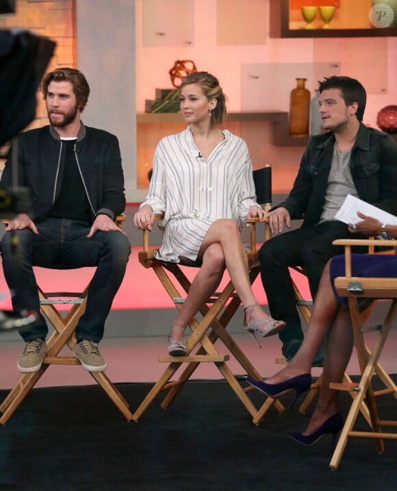 Liam Hemsworth, Jennifer Lawrence et Josh Hutcherson - L'équipe du film "Hunger Games" à l'émission "Good Morning America"à New York le 13 novembre 2014