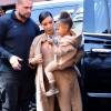 Kim Kardashian et sa fille North West arrivent au Skylight Modern, à Chelsea, pour assister à la présentation de la collection Yeezy Season 2 de Kanye West. New York, le 16 septembre 2015.