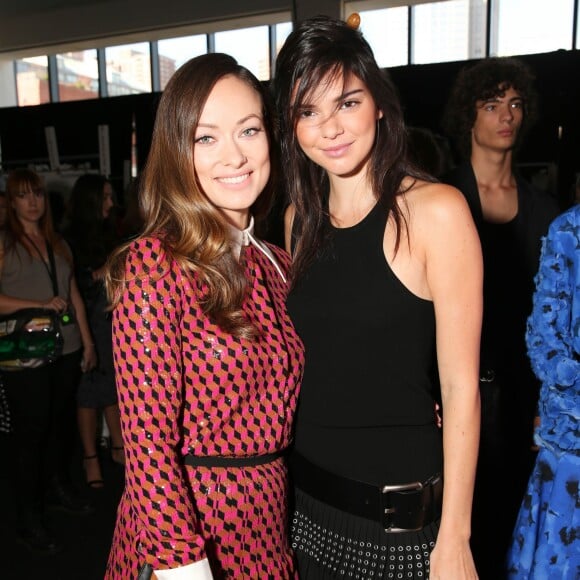 Olivia Wilde et Kendall Jenner dans les coulisses du défilé Michael Kors Collection (collection printemps-été 2016) aux Spring Studios. New York, le 16 septembre 2015.