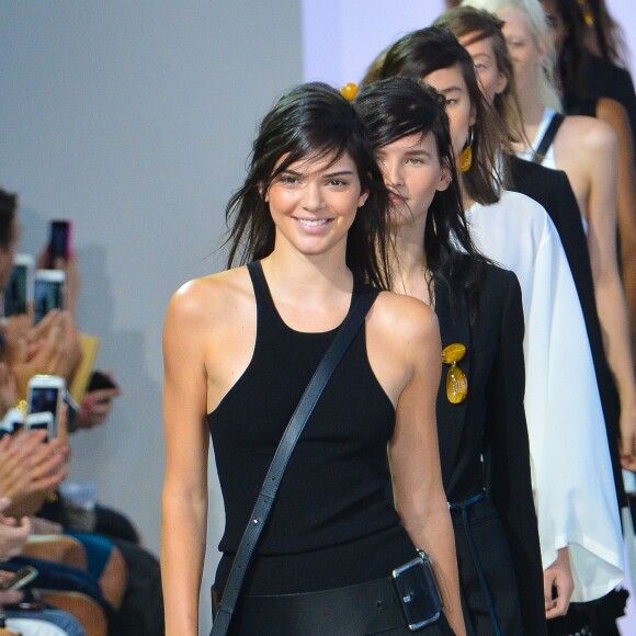 Kendall Jenner mène le final du défilé Michael Kors Collection (collection printemps-été 2016) aux Spring Studios. New York, le 16 septembre 2015.