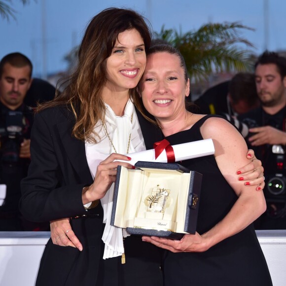 Emmanuelle Bercot (prix d'interprétation féminine pour le film "Mon Roi"), Maïwenn Le Besco - Photocall de la remise des palmes du 68e Festival du film de Cannes, le 24 mai 2014.