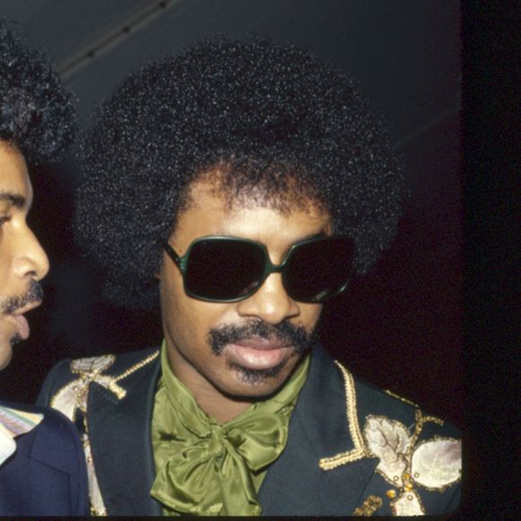 Stevie Wonder et son bras droit, au Jardin Botanique du Bronx, en 1975 à New York
