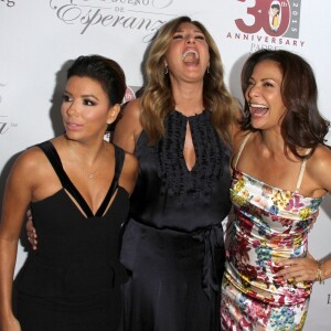 Eva Longoria, Constance Marie et Daisy Fuentes, à la soirée de gala El Sueno De Esperanza 2015 pour l'association Padres Contra el Cancer à Los Angeles, le 17 septembre 2015.