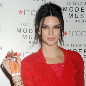 Kendall Jenner au lancement du nouveau parfum Estée Lauder dont elle est l'égérie, Modern Muse Le Rouge, à New York le 18 septembre 2015.