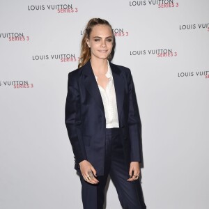 Cara Delevingne assiste au vernissage de l'exposition "SERIES3" de Louis Vuitton. Londres, le 20 septembre 2015.