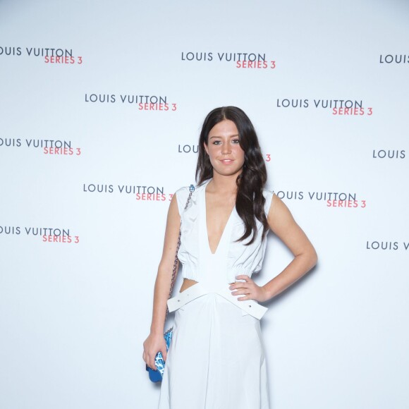 Adèle Exarchopoulos assiste au vernissage de l'exposition "SERIES3" de Louis Vuitton. Londres, le 20 septembre 2015.