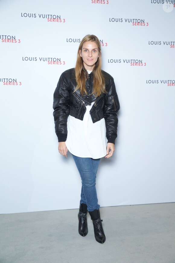 La créatrice de bijoux Gaia Repossi assiste au vernissage de l'exposition "SERIES3" de Louis Vuitton. Londres, le 20 septembre 2015.