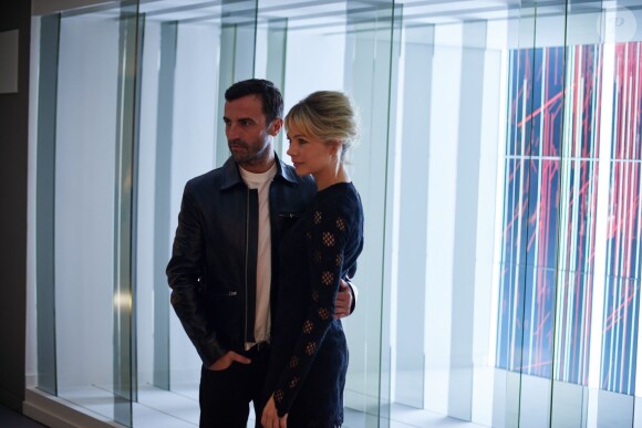 Nicolas Ghesquière et Michelle Williams assistent au vernissage de l'exposition "SERIES3" de Louis Vuitton. Londres, le 20 septembre 2015.