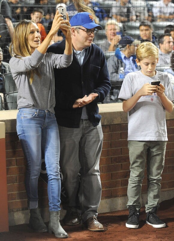Sarah Jessica Parker, Matthew Broderick et James au match des New York Yankees Vs Mets au Citi Field de New York, le 20 septembre 2015