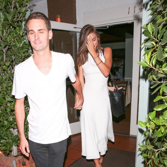 Miranda Kerr et son amoureux Evan Spiegel sortent du restaurant Giorgio Baldi à Santa Monica le dimanche 20 septembre 2015