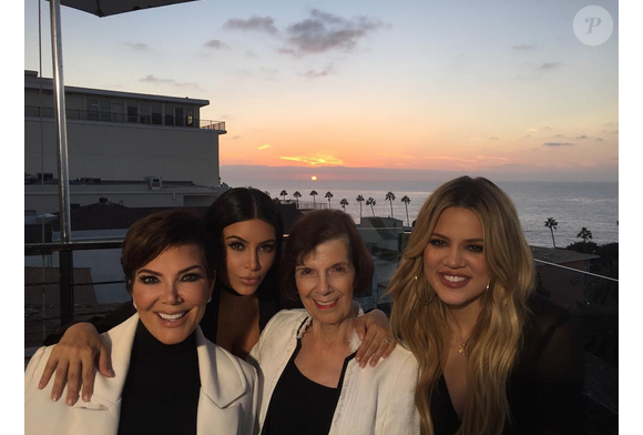 Kris Jenner et ses filles Kim et Khloé Kardashian à San Diego pour l'anniversaire de sa mère Mary Jo / photo postée sur Instagram.