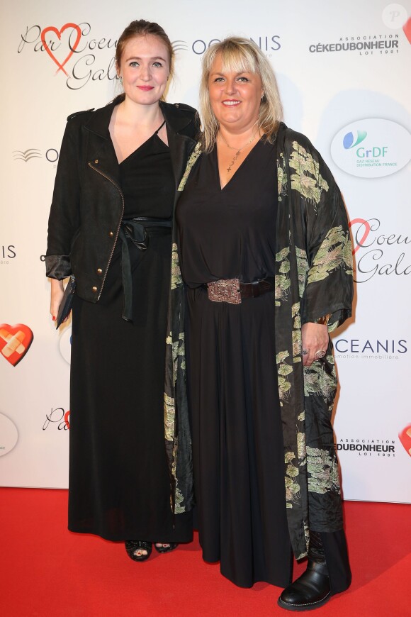 Valérie Damidot et sa fille Roxanne lors du "Par Coeur Gala" pour les 10 ans de l'association "Cekedubonheur" au pavillon d'Armenonville à Paris le 24 septembre 2015
