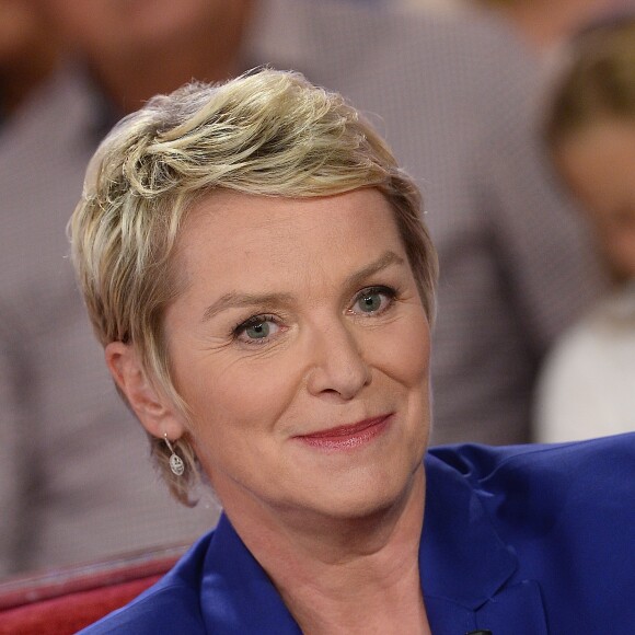 Elise Lucet - Enregistrement de l'émission "Vivement Dimanche" à Paris le 23 Septembre 2015 et qui sera diffusée le 27 Septembre 2015.