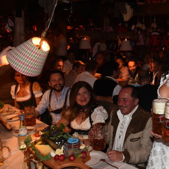Boris Becker et son épouse Lilly lors de l'Oktoberfest à Munihch, le 26 septembre 2015