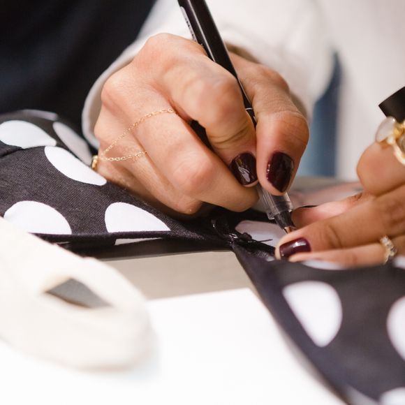 Tal lors du lancement de sa collection pour Dim, Dim By Tal, dans la boutique de la marque rue de Rennes à Paris.