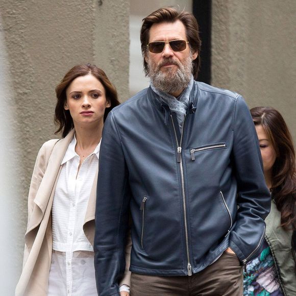 Jim Carrey avec sa compagne Cathriona White dans les rues de New York, le 18 mai 2015