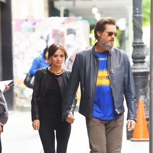 Jim Carrey et sa compagne Cathriona White, dans les rues de Manhattan à New York le 21 mai 2015