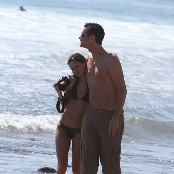 EXCLUSIF - Jim Carrey et sa compagne Cathriona White sur une plage de Malibu, le 15 septembre 2012
