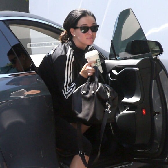 Exclusif - Katy Perry se rend à un studio d'enregistrement à Los Angeles, le 10 septembre 2015  For germany call for price Exclusive - Singer Katy Perry stops by a studio in Los Angeles, California on September 9, 201510/09/2015 - Los Angeles