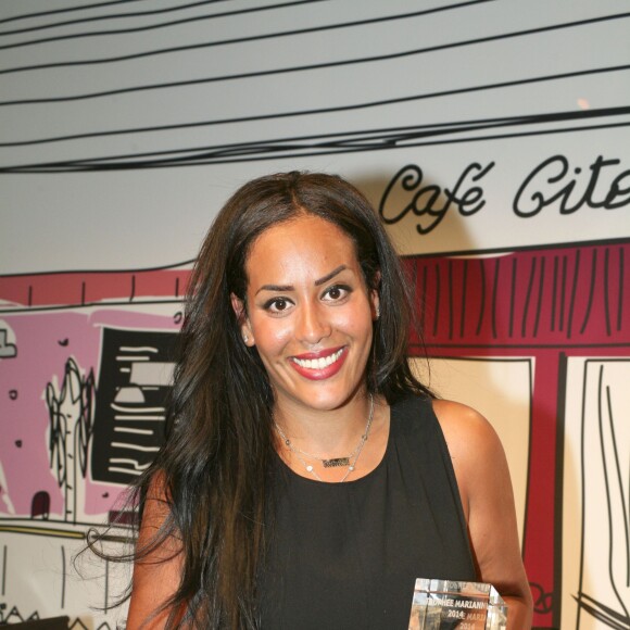 Amel Bent fête son 29ème anniversaire au salon du timbre de Paris au Parc Floral de Vincennes le 21 juin 2014